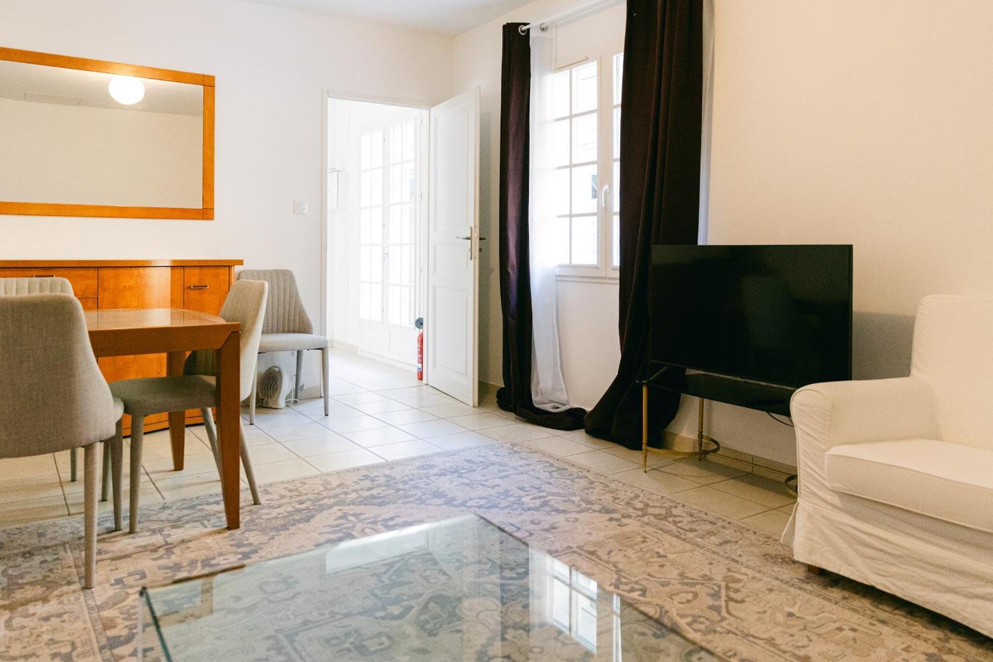 Manoir Et Appartements Avec Piscine Au Domaine De Bize Mirepoix Мирпоа Екстериор снимка